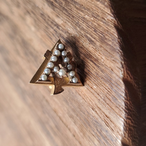 Gold Prestigious Wesleyan University Collectible Tree Brooch with Pearls - Picture 1 of 2